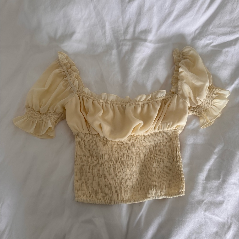 Puff sleeve top in medium, colour: cream, smocked bodice